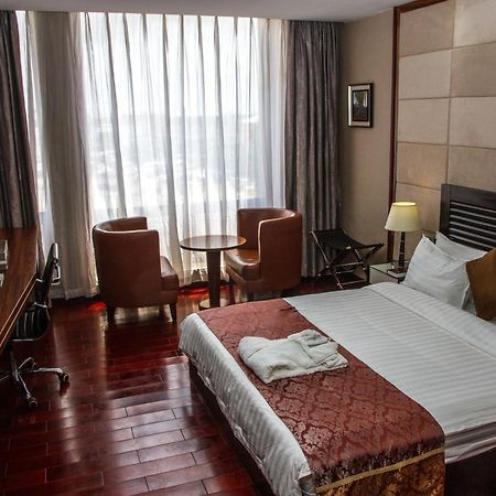 Golden Tulip Essential Lagos Airport Hotel Εξωτερικό φωτογραφία