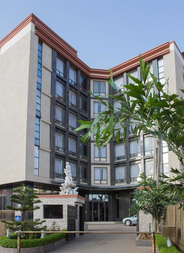 Golden Tulip Essential Lagos Airport Hotel Εξωτερικό φωτογραφία